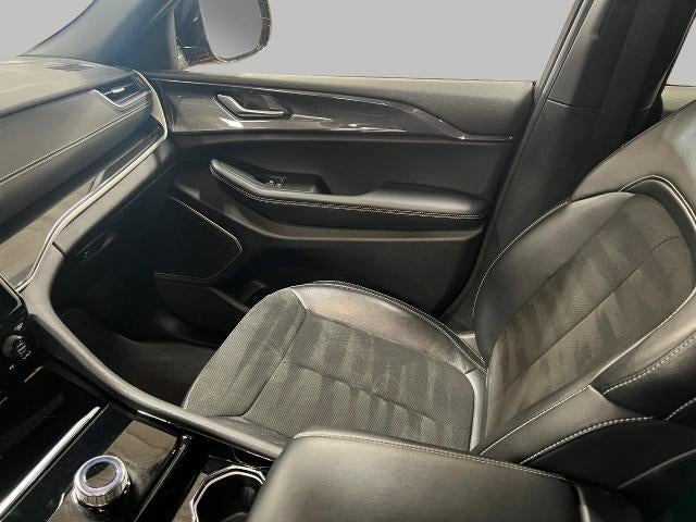 2022 Jeep Grand Cherokee L Altitude 4x4