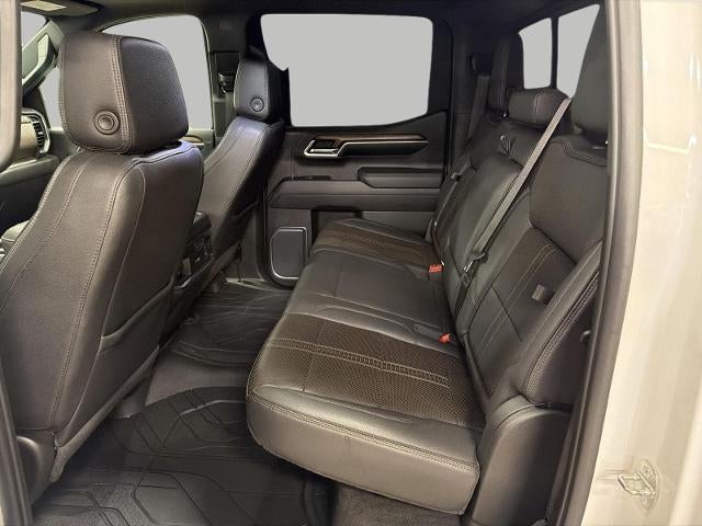 2022 Chevrolet Silverado 1500 4WD Crew Cab 147 High Country