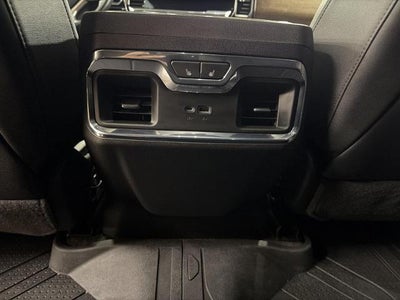 2022 Chevrolet Silverado 1500 4WD Crew Cab 147 High Country