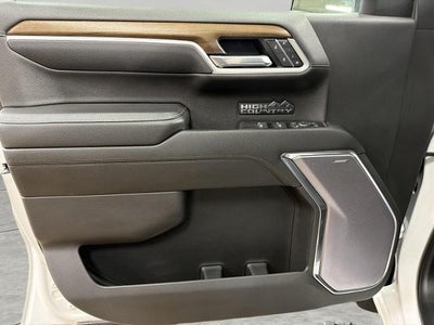 2022 Chevrolet Silverado 1500 4WD Crew Cab 147 High Country