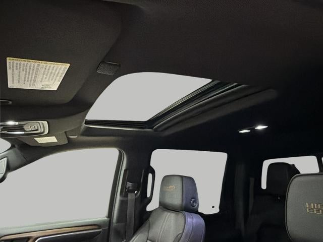 2022 Chevrolet Silverado 1500 4WD Crew Cab 147 High Country