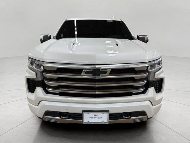2022 Chevrolet Silverado 1500 4WD Crew Cab 147 High Country