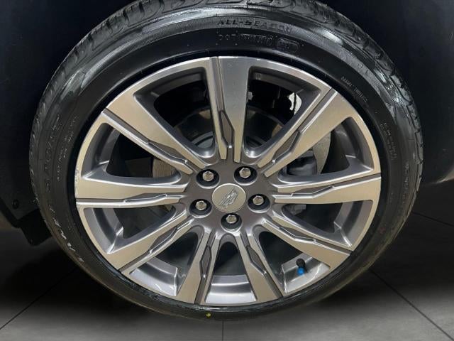 2022 Cadillac XT4 AWD 4dr Premium Luxury