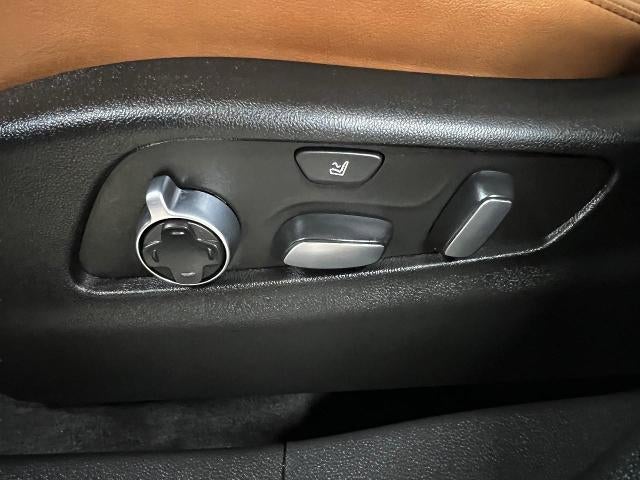 2022 Cadillac XT4 AWD 4dr Premium Luxury