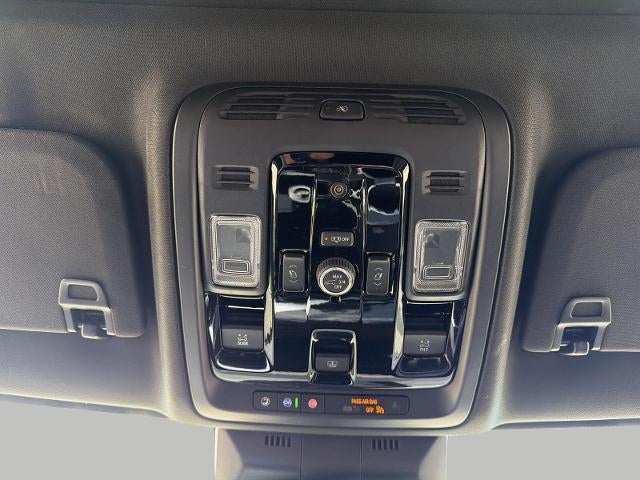 2025 Cadillac Escalade ESV 4WD 4dr Premium Luxury