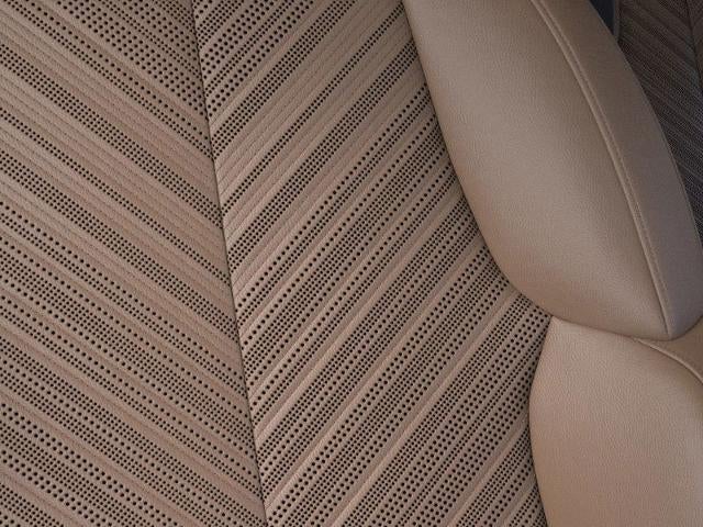 2025 Cadillac ESCALADE IQ AWD 4dr Luxury 2