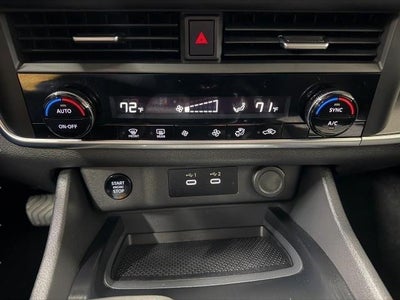 2025 Nissan Rogue AWD SV