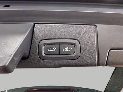 2023 Volvo XC60 B5 AWD Plus Bright Theme
