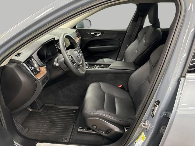 2023 Volvo XC60 B5 AWD Plus Bright Theme