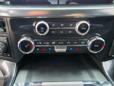 2022 Ford F-150 LARIAT 4WD SuperCrew 5.5' Box