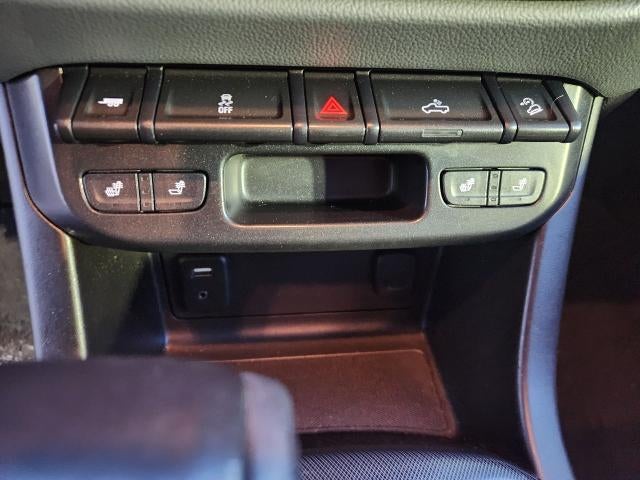 2016 Chevrolet Colorado 4WD CREW CAB 128.3 Z71 **REAR PARKING CAMERA**REMOTE KEYLESS ENTRY**HEATED FRONT SEATS**