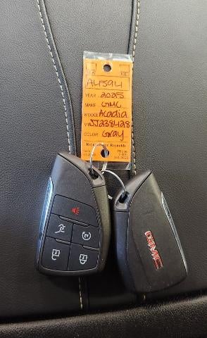 2025 GMC Acadia AWD 4dr Elevation