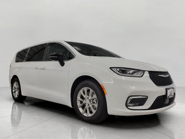 2026 Chrysler Pacifica Limited FWD