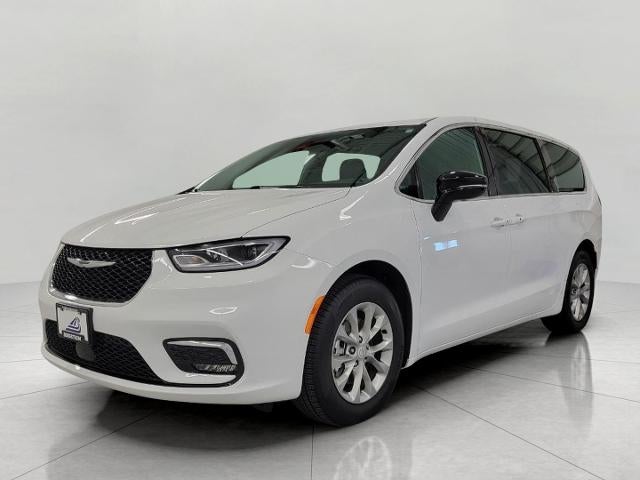 2026 Chrysler Pacifica Limited FWD
