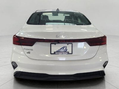 2024 Kia Forte LXS IVT **REMOTE KEYLESS ENTRY**BLIND SPOT COLLISION AVOIDANCE ASSIST**HEATED SIDE MIRRORS**